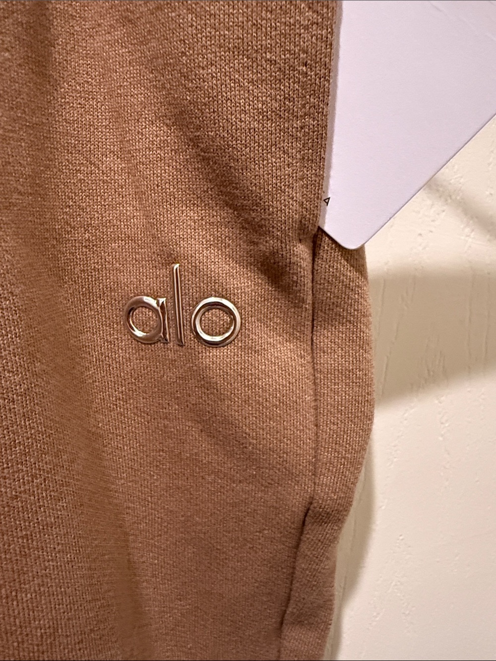 ALO Yoga Men's Joggers in Warm Brown - Picture 2 of 4